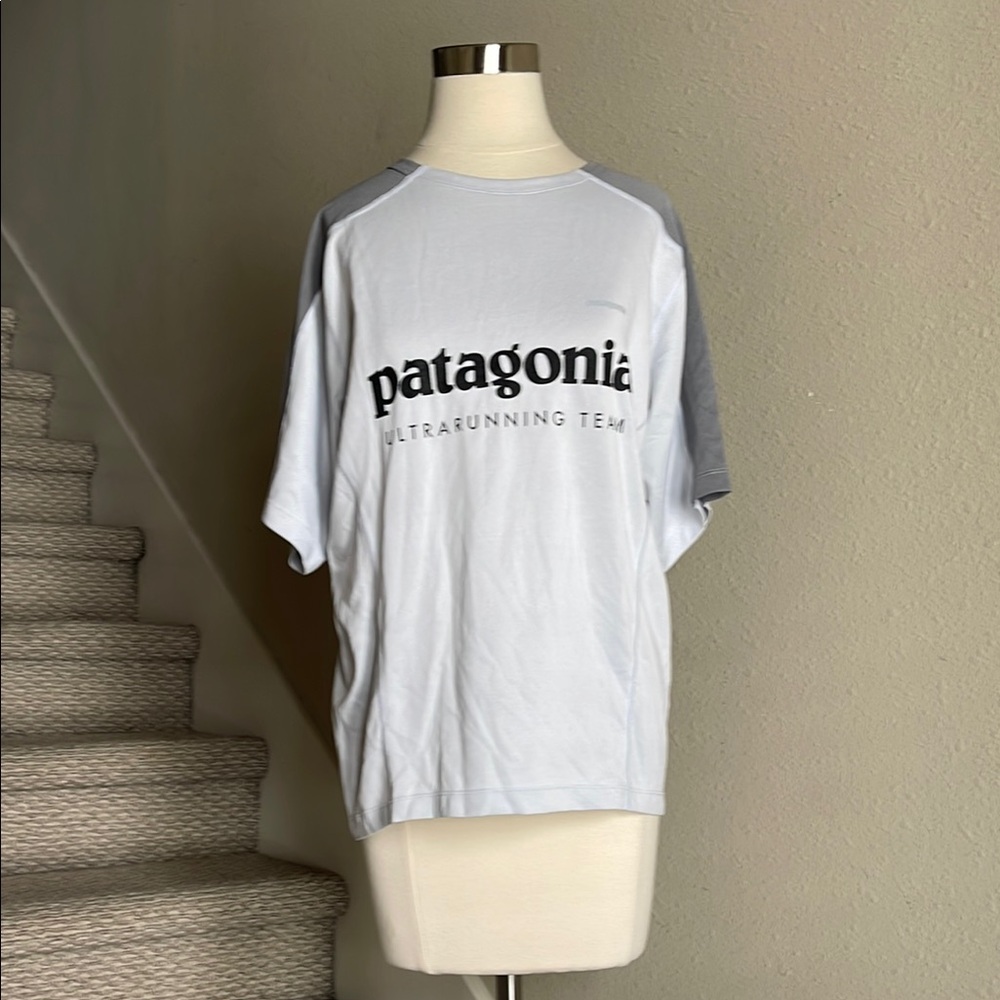 Patagonia Sz M Gray Running Tshirt